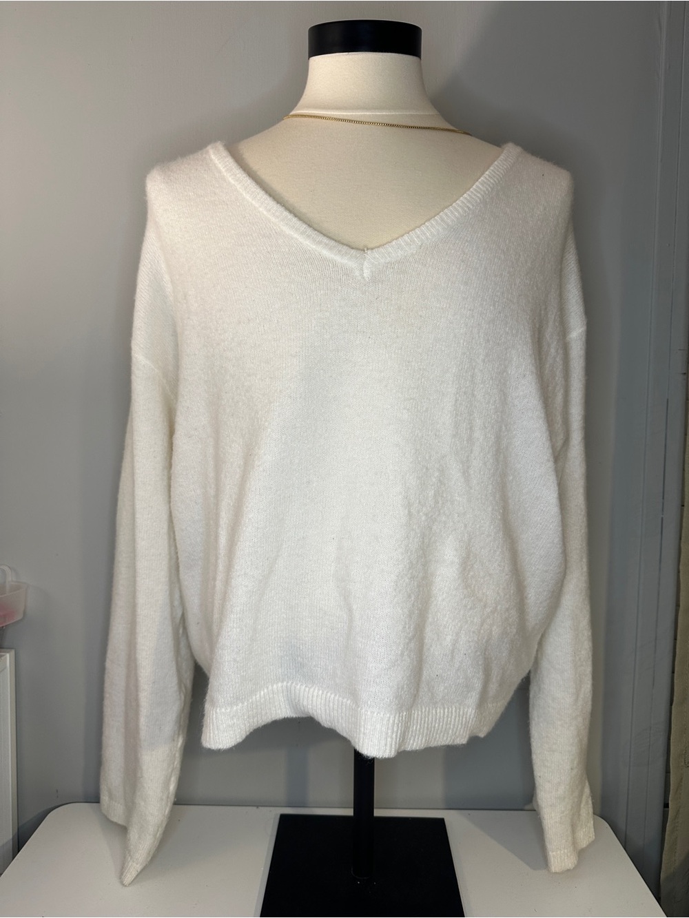 H&M 6% Wool V-Neck Lightweight Sweater